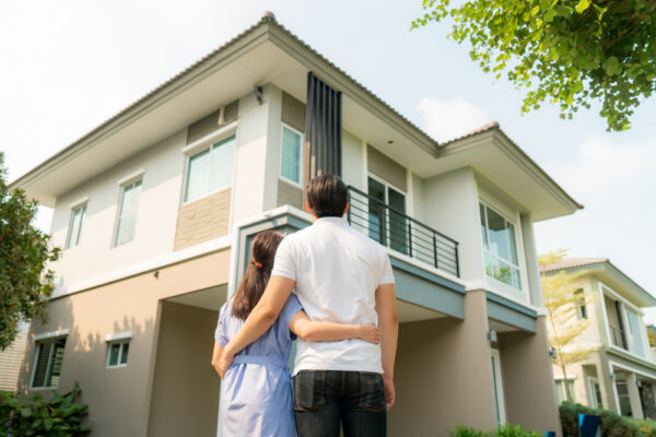 アイアンショックが落ち着くまで住宅購入は待つべき？